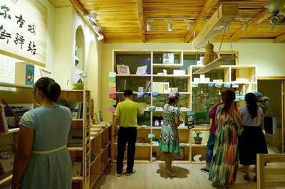 絲路新驛 探訪喀什異域風情主題郵局，解鎖郵政文化與展覽服務新體驗